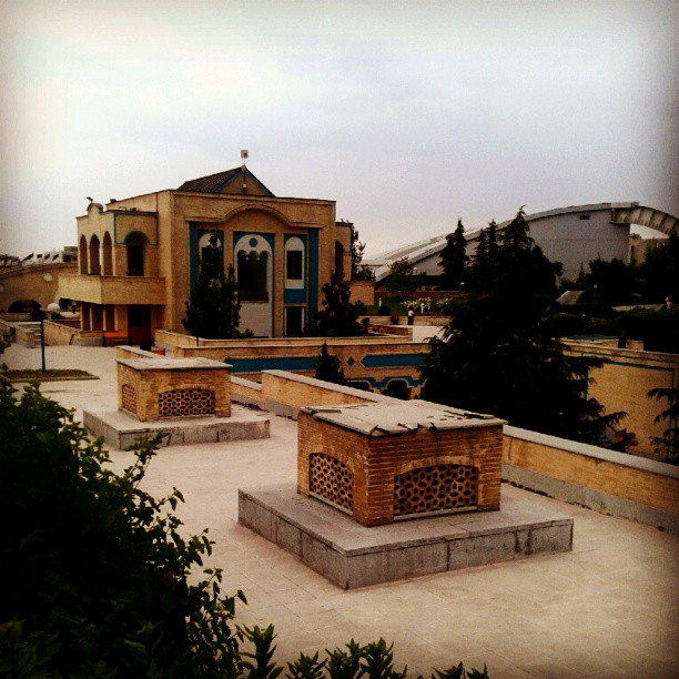 همراه‌نگاره:  کوشک ایرانی