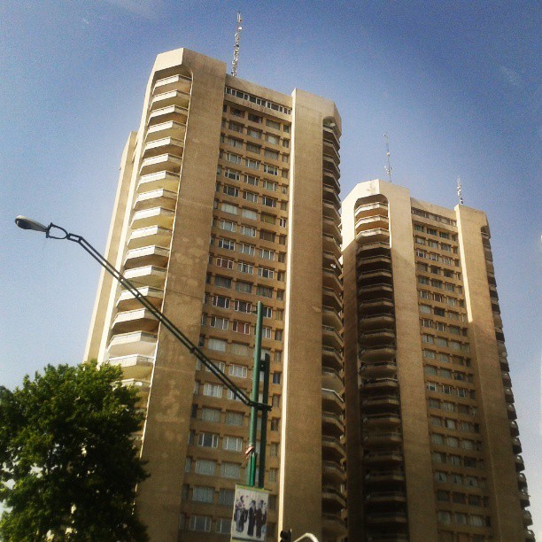 همراه‌نگاره:  تهران از پشت چراغ قرمز