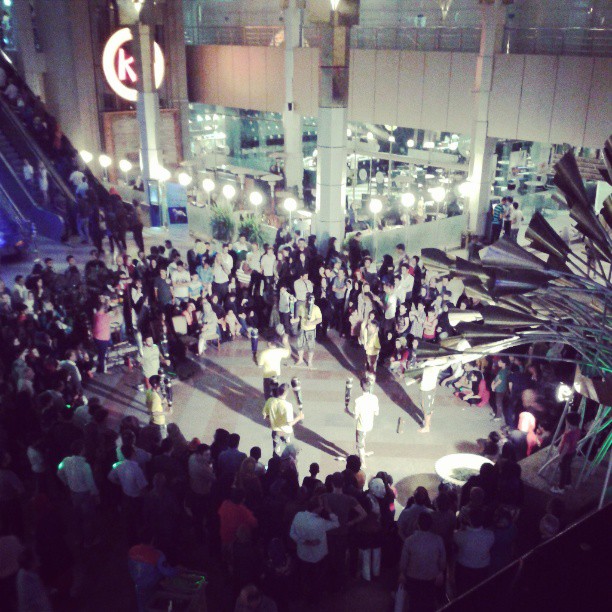 همراه‌نگاره:  به تماشای ورزش زورخانه ای