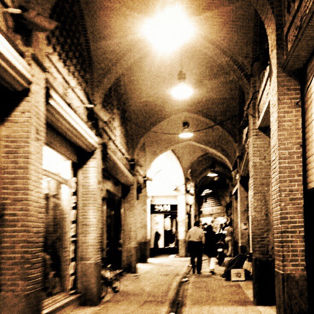 همراه‌نگاره:  بازار