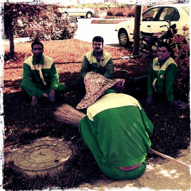 همراه‌نگاره:  جاروکش و جارو