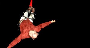 نگاره:  Yes I'm falling. How much longer till I hit the ground?