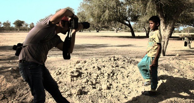 نگاره:  کنار گود