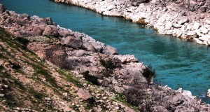 نگاره:  کارون جاودانه و جای خالی پاپیلا بر کرانه آن