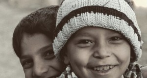 نگاره:  لبخند سایه روشن کوچه‌های روستا