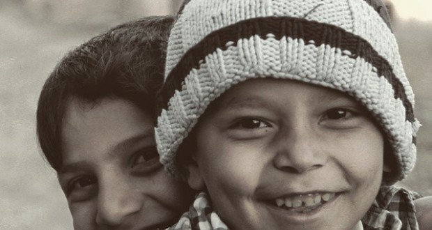 نگاره:  لبخند سایه روشن کوچه‌های روستا