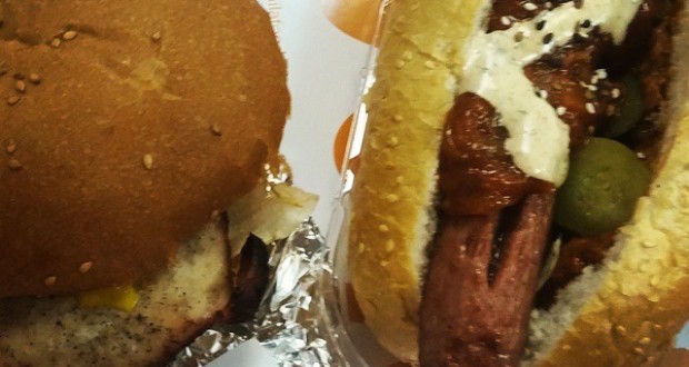 نگاره:  هات داگ مکزیکی و مرغ کبابی شیلا@shila_food