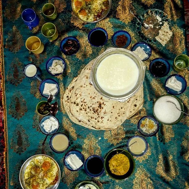 نگاره:  صبحانه در خانه روحانی برزک