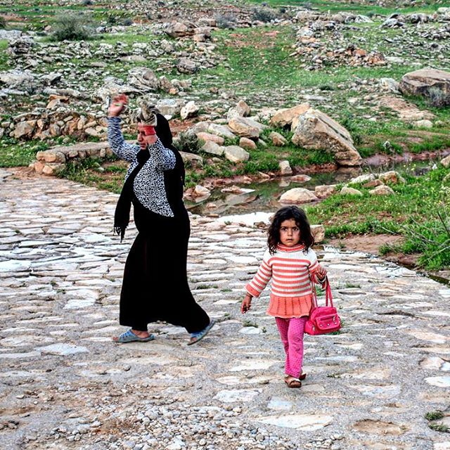 نگاره:  دختران ایل