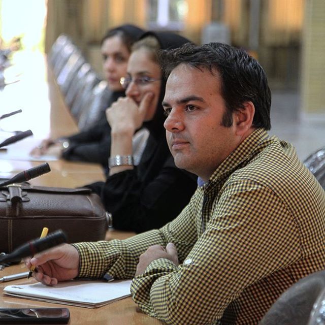 نگاره:  این هم حضور افتخارآفرین امروزم در نشست خبری معاون محیط زیست دریایی سازمان محیط زیست به روایت عکاس گرانقدرشون:D