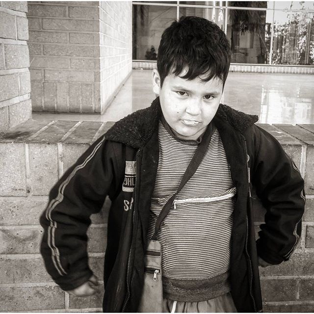 نگاره:  #boy #pose #tongue #chewinggum #bnw #instapeople #labour #child #children #dealer #salesman #noon #poverty #serious #look #portrait