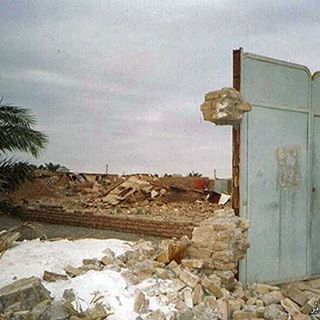 نگاره:  پنجم دی ماه برای من تا زنده‌ام یادآور #زمین‌لرزه #بم خواهد بود. عکس‌هایم از روزهای پس از #زلزله و یادداشتم از آن روزها را اینجا ببینید:http://www.masoudborbor.com/wp/1392/10/05/596/#sthash.tK2ZZjmz.VsW2sZFs.dpbshttp://telegram.me/masoudborbor