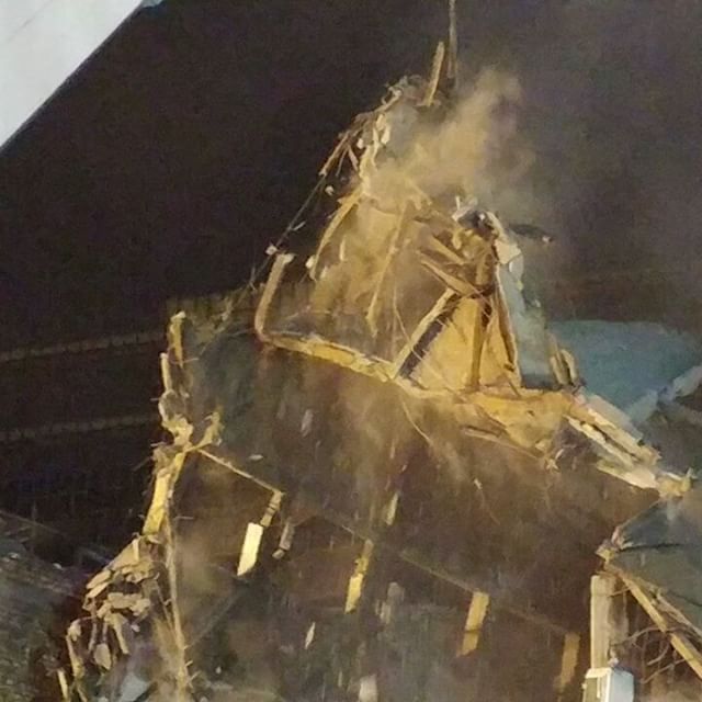 نگاره:  تخریب و جا به جایی سازه اصلی در ضلع جنوب غربی #پلاسکو آخرین اخبار من و همکارانم در خبرگزاری مهر:http://www.mehrnews.com/news/3882603http://telegram.me/masoudborbor