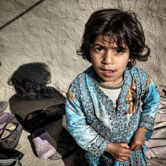 نگاره:  ناهار نخورده بود، شام هم خبر خاصی قرار نبود باشد. از زمان خشکی هامون همین بود مگر هر از گاه که چیزی از جایی می‌رسید. در نگاهش اما نه رنج گذشته بود و نه انتظار آینده؛ بهت و شگفتی بود، از اکنونی که چگونه می‌گذرد…http://telegram.me/masoudborbor