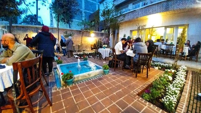 نگاره:  حال خوش کافه تهرون علیرضا عالم‌نژاد